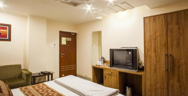 Hotel Tulsi Exotic Bhopal Bagian luar foto