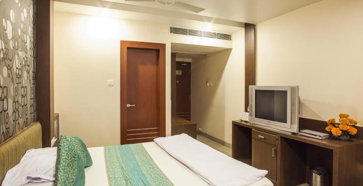 Hotel Tulsi Exotic Bhopal Bagian luar foto