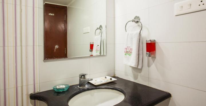 Hotel Tulsi Exotic Bhopal Bagian luar foto