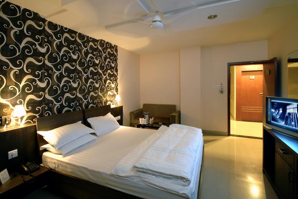 Hotel Tulsi Exotic Bhopal Ruang foto