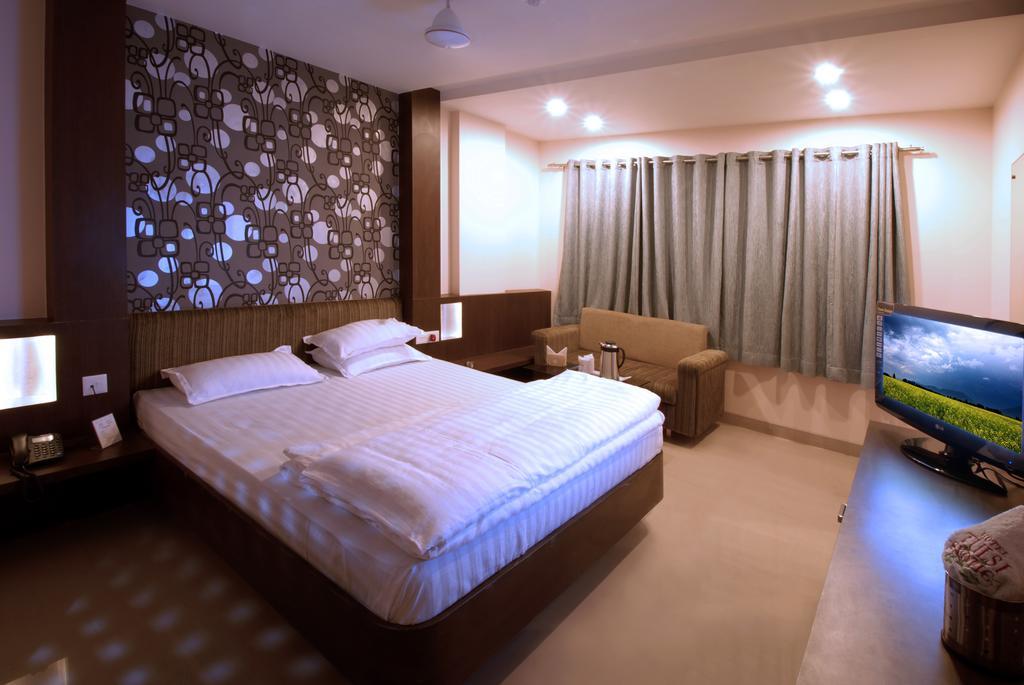 Hotel Tulsi Exotic Bhopal Bagian luar foto