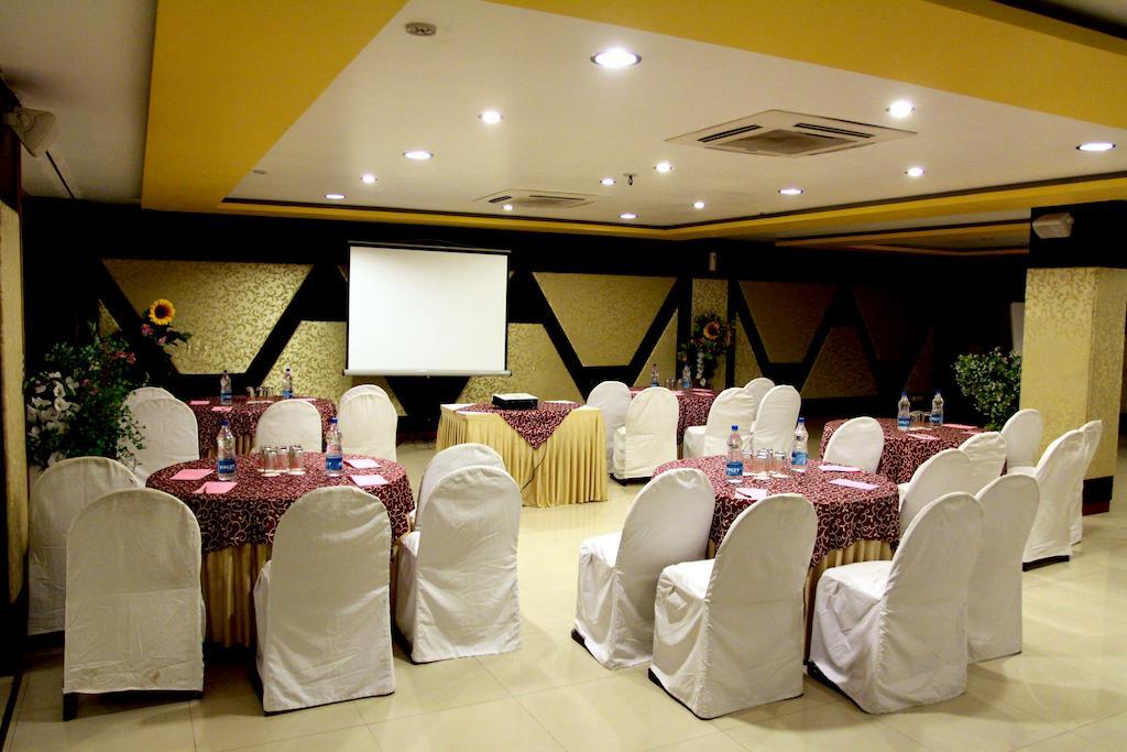 Hotel Tulsi Exotic Bhopal Bagian luar foto